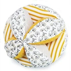 Peluche Jouets Magasin -Peluche Jouets Magasin balle sensorielle avec hochet fleuri ocre 15cm coton bio doudou et compagnie doudou bio francais 1