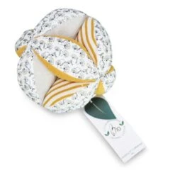 Balle Sensorielle Avec Hochet Fleuri-Ocre 15cm Coton Bio Doudou Et Compagnie® - Doudou Bio Français -Peluche Jouets Magasin balle sensorielle avec hochet fleuri ocre 15cm coton bio doudou et compagnie doudou bio francais 2