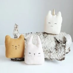 Coussin Boîte à Musique Licorne Blanche Fabelab® Coton Bio GOTS- Doudou Bio Scandinave -Peluche Jouets Magasin coussin boite a musique licorne blanche fabelab coton bio gots doudou bio scandinave 3