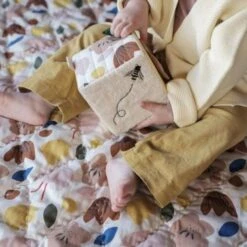 Cube D'activité En Tissus Doux Verger Fabelab® Coton Bio GOTS -Jouet Bio Scandinave -Peluche Jouets Magasin cube activite en tissus doux verger fabelab coton bio gots jouet bio scandinave 3