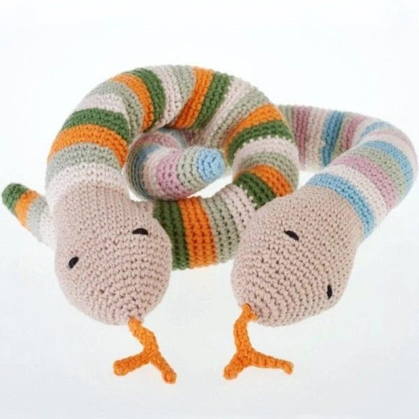 Doudou Hochet Serpent Kaki 47cm Pebble® Maille Crochet Coton Bio - Doudou Bébé Bio 4 Doudou Hochet Serpent Kaki 47cm Pebble® Maille Crochet Coton Bio - Doudou Bébé Bio – Image 2