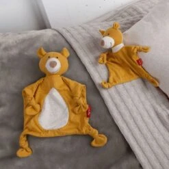 Doudou Ours Plat à Nœuds Jersey De Coton Bio Sigikid® 26 Cm Jaune Ocre - Doudou Bébé 15 Doudou Ours Plat à Nœuds Jersey De Coton Bio Sigikid® 26 Cm Jaune Ocre - Doudou Bébé -Peluche Jouets Magasin doudou ours plat a noeuds jersey de coton bio sigikid 26 cm jaune ocre doudou bebe 5