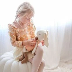 Doudou Peluche Bio Lapine Charlotte 42cm Apple Park™-Jouets Bio Apple Park™ -Peluche Jouets Magasin doudou peluche bio lapine charlotte 42cm apple park jouets bio apple park 4