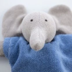Doudou Peluche Eléphant Bleu 23cm Nanchen Natur® Coton & Laine Bio- Jouet Bio -Peluche Jouets Magasin doudou peluche elephant bleu nanchen natur coton laine bio jouet bio 3