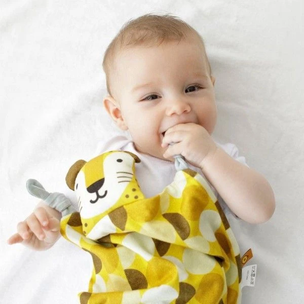Doudou Plat à Nœuds Coton Naturel Oeko Tex Léopard APunt Barcelona®- Doudou Bébé 5 Doudou Plat à Nœuds Coton Naturel Oeko Tex Léopard APunt Barcelona®- Doudou Bébé – Image 3