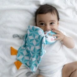 Doudou Plat à Nœuds Coton Naturel Oeko Tex Pingouin APunt Barcelona® - Doudou Bébé -Peluche Jouets Magasin doudou plat a noeuds coton naturel oeko tex pingouin apunt barcelona doudou bebe 2
