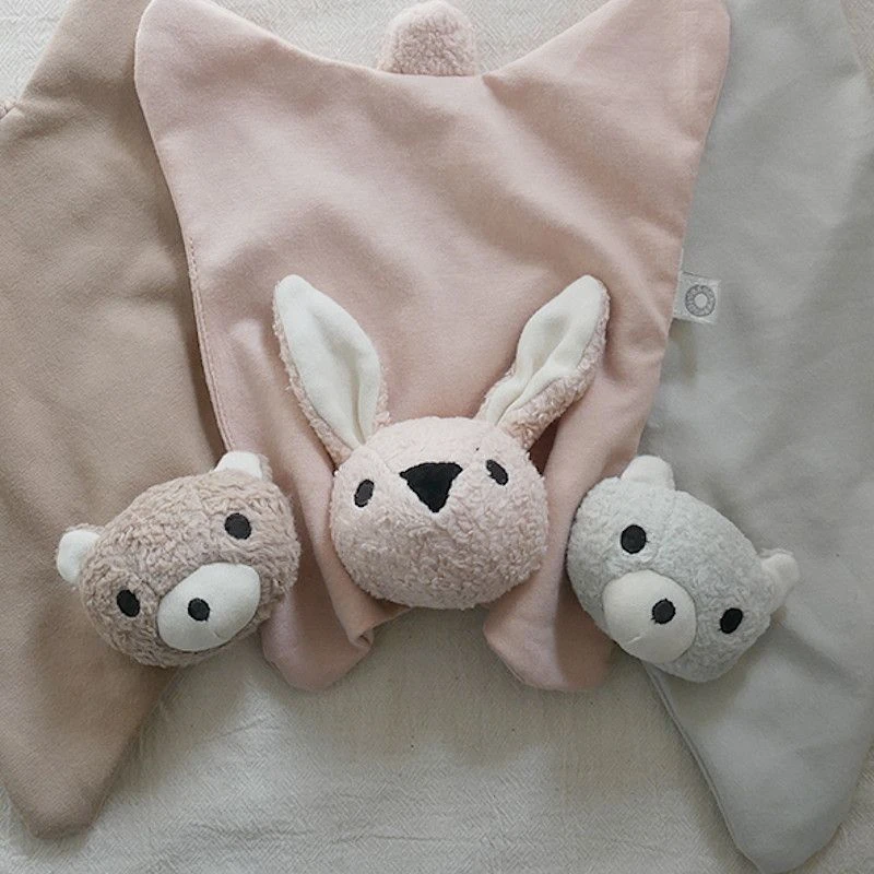 Doudou Plat Anika Ourson Gris Coton Bio Franck & Fischer® 26cm - Doudou Plat Coton Bio 4 Doudou Plat Anika Ourson Gris Coton Bio Franck & Fischer® 26cm - Doudou Plat Coton Bio – Image 2