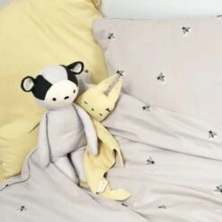 Doudou Plat Carré Lapin Jaune PaleFabelab® Mousseline Coton Bio GOTS- Doudou Bio Scandinave -Peluche Jouets Magasin doudou plat carre lapin jaune pale fabelab mousseline coton bio gots doudou bio scandinave 3