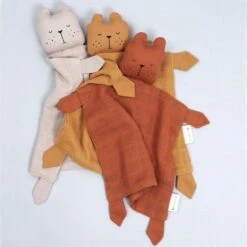 Doudou Plat Carré Ours Beige Fabelab® Mousseline Coton Bio GOTS- Doudou Bio Scandinave -Peluche Jouets Magasin doudou plat carre ours beige fabelab mousseline coton bio gots doudou bio scandinave 2