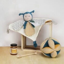 Doudou Plat Pollen L'abeille 25cm Coton Bio Doudou Et Compagnie® - Doudou Bio Français 17 Doudou Plat Pollen L'abeille 25cm Coton Bio Doudou Et Compagnie® - Doudou Bio Français -Peluche Jouets Magasin doudou plat pollen l abeille 25cm coton bio doudou et compagnie doudou bio francais 5