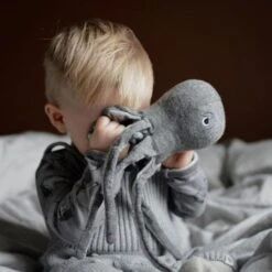 Grande Peluche Poulpe 60cm Filibabba® -Doudou Peluche Design Scandinave -Peluche Jouets Magasin grande peluche poulpe 60cm filibabba doudou peluche design scandinave 5
