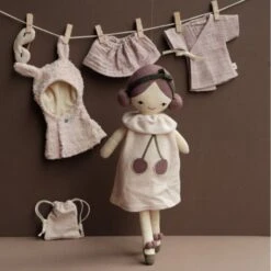 Grande Poupée De Tissu "Tarte Aux Cerise" Fabelab® 40 Cm Coton Bio GOTS- Jouet Bio Scandinave -Peluche Jouets Magasin grande poupee de tissu tarte aux cerise fabelab coton bio gots jouet bio scandinave 3