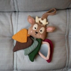 Hochetà Suspendre Bea Le Bambi 27 Cm Filibabba®-Doudou Peluche Design Scandinave 12 Hochetà Suspendre Bea Le Bambi 27 Cm Filibabba®-Doudou Peluche Design Scandinave -Peluche Jouets Magasin hochet a suspendre bea le bambi 27 cm filibabba doudou peluche design scandinave 4