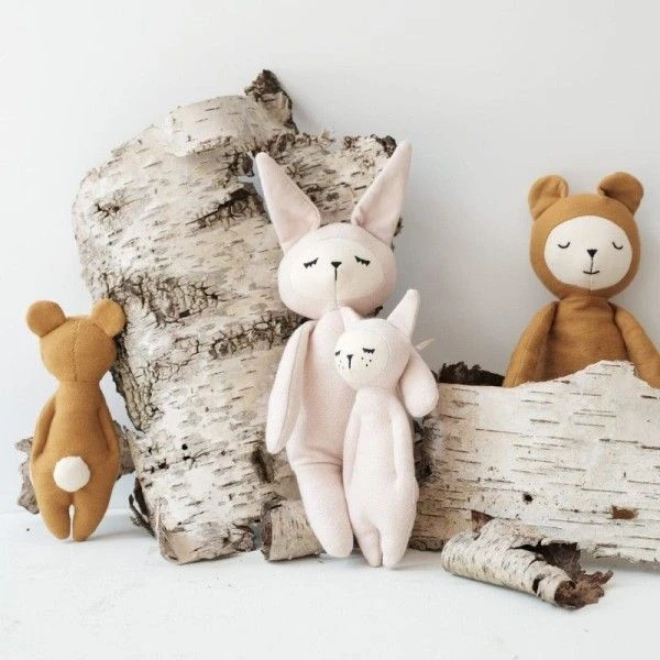 Hochet Fabelab® Ours 17 Cm Ocre Coton Bio GOTS- Jouet Bio Scandinave 4 Hochet Fabelab® Ours 17 Cm Ocre Coton Bio GOTS- Jouet Bio Scandinave – Image 2