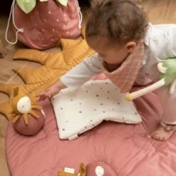 Jouets Bébé Culbuto Fraise Fabelab® 18 Cm Coton Bio GOTS- Jouet Bio Scandinave -Peluche Jouets Magasin jouets bebe culbuto abeille fabelab 18 cm coton bio gots jouet bio scandinave 9