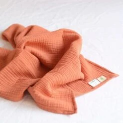 Lange Ocre Coton Bio APunt Barcelona®- Lange Coton Bio -Peluche Jouets Magasin lange ocre coton bio apunt barcelona lange coton bio 1