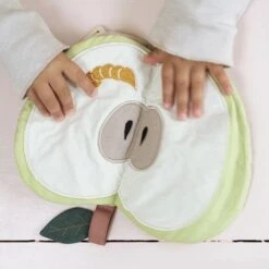 Livre Bébé En Tissu Pomme Verte Fabelab® Coton Bio GOTS- Jouet Bio Scandinave -Peluche Jouets Magasin livre bebe en tissu pomme verte fabelab coton bio gots jouet bio scandinave 6