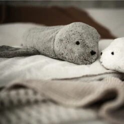 Peluche Bouillote Sèche Phoque Gris Coton Bio 40 Cm Senger® - Bouillotte Bio Naturel Senger 12 Peluche Bouillote Sèche Phoque Gris Coton Bio 40 Cm Senger® - Bouillotte Bio Naturel Senger -Peluche Jouets Magasin peluche bouillote seche phoque gris coton bio 40 cm senger bouillotte bio naturel senger 3