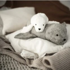Peluche Bouillote Sèche Phoque Gris Coton Bio 40 Cm Senger® - Bouillotte Bio Naturel Senger 14 Peluche Bouillote Sèche Phoque Gris Coton Bio 40 Cm Senger® - Bouillotte Bio Naturel Senger -Peluche Jouets Magasin peluche bouillote seche phoque gris coton bio 40 cm senger bouillotte bio naturel senger 5