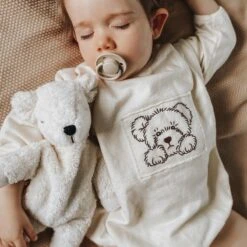 Peluche Bouillotte Ours Polaire Endormi Coton Bio 30 Cm Senger® - Doudou Bio Naturel Senger 13 Peluche Bouillotte Ours Polaire Endormi Coton Bio 30 Cm Senger® - Doudou Bio Naturel Senger -Peluche Jouets Magasin peluche bouillotte ours polaire endormi coton bio 30 cm senger doudou bio naturel senger 4