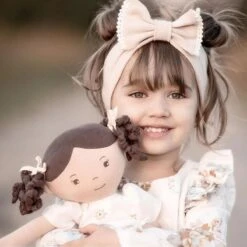 Poupée De Chiffons Aux Cheveux Bruns Cecilia En Robe De Lin Crème 42cm Bonikka - Grande Poupée -Peluche Jouets Magasin poupee de chiffons cheveux bruns cecilia en robe de lin bonikka grande poupee 5