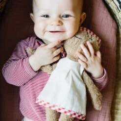 Poupée De Tissu Éponge Robe Blanche Et Fichu Vichy 28 Cm Efie® Coton Bio - Poupée Bio Efie -Peluche Jouets Magasin poupee de tissu eponge robe blanche et fichu vichy efie coton bio poupee bio efie 4