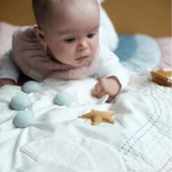 Tapis D'éveil & Activités Arc En Ciel Fabelab® Coton Bio GOTS- Jouet Bio Scandinave -Peluche Jouets Magasin tapis d eveil activites arc en ciel fabelab coton bio gots jouet bio scandinave 2